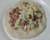 Foto del paso 3 de la receta: Arepa🫓rellena🌽de salchichón de cerdo🥓y queso🫓🧀🥛