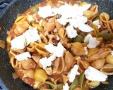 A picture of step 7 of My Chicken & Chorizo Mix Conchiglie 💖.