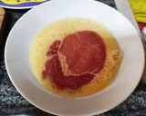 Foto del paso 1 de la receta: Milanesas de lomo con jamón de York y queso