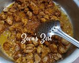A picture of step 2 of Hongkong Noodles Chicken.