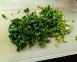 Foto langkah ke 2 dari resep Tips menyimpan daun bawang / seledri supaya awet.