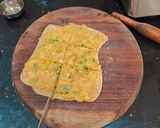 A picture of step 6 of Egg Paratha.