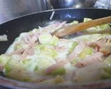 Foto del paso 4 de la receta: Tortellini de 4 Quesos con salsa de calabacín, puerro y Lacón