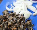 Foto langkah ke 1 dari resep Kerang Saus Tiram.