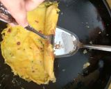 Foto langkah ke 5 dari resep Rolled Omelet.