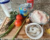A picture of step 1 of Cambodian fish and pineapple soup.