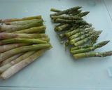Foto del paso 2 de la receta Arroz con espárragos trigueros y espinacas
