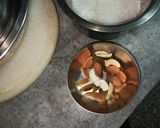 A picture of step 2 of Suji Ka Halwa.