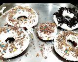 A picture of step 5 of Donuts.
