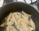 Foto del paso 2 de la receta: Sopa de tortilla