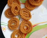 મેથી ચકરી (Methi Chakri Recipe in Gujarati) રેસીપી સ્ટેપ4ફોટો