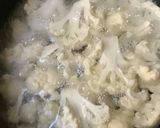 Une image de l'étape 2 de 🪹Velouté de 🥬chou -fleur🍃Edam cheese🧀.