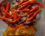 Foto langkah ke 4 dari resep Ikan Bawal Goreng Balado.