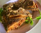 Hình bước làm 3 của món Cá phi muối hành tiêu chiên