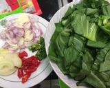 Foto langkah ke 3 dari resep Mie goreng baso sayur spesial.