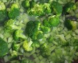 A picture of step 1 of Broccoli almond soup.