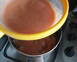 Foto del paso 3 de la receta: Pastas con salchichas en salsa de tomate
