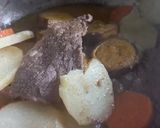 Foto del paso 3 de la receta: Sudado de carne con un toque de cerveza