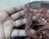 A picture of step 1 of Dry beef chilli.