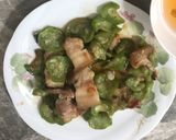 Hình bước làm 4 của món Ba chỉ xào mướp hương