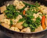 A picture of step 2 of Fulkopir Bati Chorchochori (Cauliflower Florets with coriander).