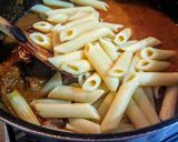 Foto del paso 2 de la receta: OSSOBUCO en Salsa Roja y Penne Rigate🍝con Queso Manchego...!