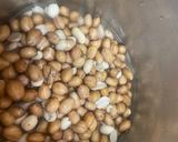 A picture of step 1 of Peanut Sundal.