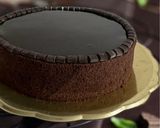 A picture of step 10 of Knam’s Sacher Semifreddo Cake.