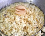 Foto langkah ke 2 dari resep Popcorn salju simpel😃.