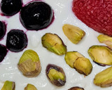 Foto del paso 3 de la receta: Yogur estilo griego casero enriquecido con levadura nutricional y frutas 🍶🍄🫐🍓