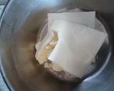 A picture of step 1 of Chilli cheese toast.