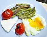 Une image de l'étape 3 de Œuf 🥚 mollet aux haricots verts/ tomate cerise et fromage.