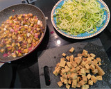 Foto del paso 2 de la receta: Espaguetis de calabacín con tempeh y berenjena