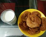 A picture of step 4 of Sattpuda with hot milk.