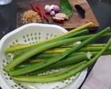 Foto langkah ke 1 dari resep Jangan Lompong (batang talas) + tips anti gatal.