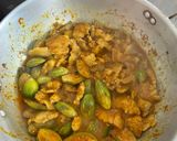 รูปขั้นตอนการทำที่ 4 ของ ผัดพริกแกงเผ็ด หมูสามชั้น มะเขือไข่เต่า