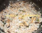 Foto del passaggio 2 della ricetta Riso fagioli e cozze