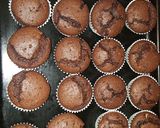 Foto del paso 3 de la receta: Magdalena de choco pasas y cobertura suave