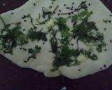 A picture of step 3 of Paneer tikka cheese burst pizza.