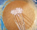 Foto langkah ke 5 dari resep Bolu pisang kukus lembut tanpa mixer.