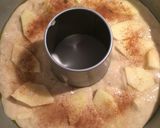 Foto del passaggio 4 della ricetta Ciambellone mele, cannella e yogurt