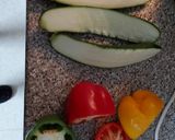 Foto del paso 1 de la receta: Pimientos tricolor gratinados rellenos de carne picada