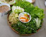 Hình bước làm 3 của món Bê thui cuộn luộc sả, gừng