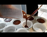 Foto del paso 13 de la receta: CupCakes de Cerveza Negra con Chocolate