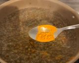 Foto del passaggio 5 della ricetta Lenticchie al curry con pane bruschettato al salmone 🍛