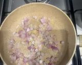 صورة لخطوة 2 من وصفة دجاج بالكريمة مع رز بالشعيرية