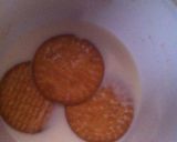 A picture of step 2 of Eggless Chocolate biscuit pudding.