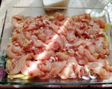 Fűszeres csirkemell csíkok lilahagymás burgonya ágyon recept fázis 4 fotója