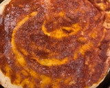 Foto del paso 1 de la receta: Pizza a la piedra 1/2 Napolitana y 1/2 panceta y huevos fritos