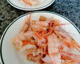 Foto del paso 1 de la receta: Bacalao en salsa marinera con gambones